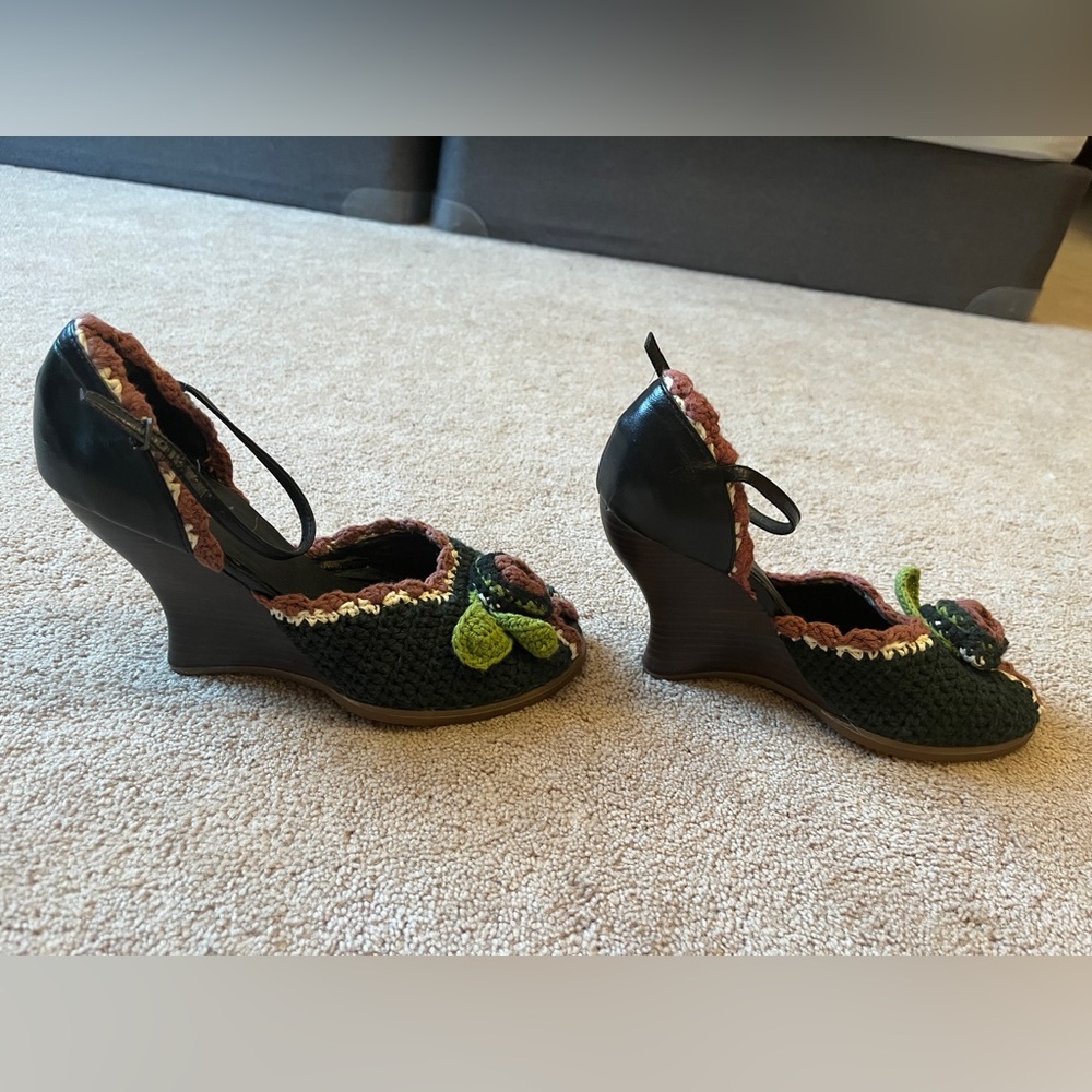Unique Two Lips Black and Brown Heels with crochet Floral Accents - Picture 2 of 6